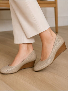 Geox Beige Laser Cut Leather Wedge Pumps Size 40